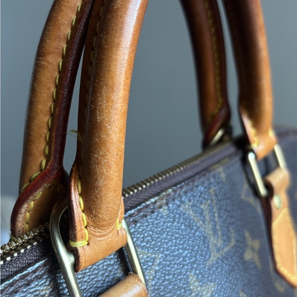 Louis Vuitton Alma PM Monogram Vintage 2001 Top Handle Satchel - Made in France - Picture 7 of 12